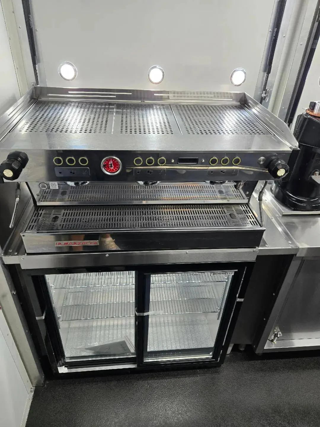 Remorque Coffee Shop Professionnelle – Concept Clé en Main – Image 8
