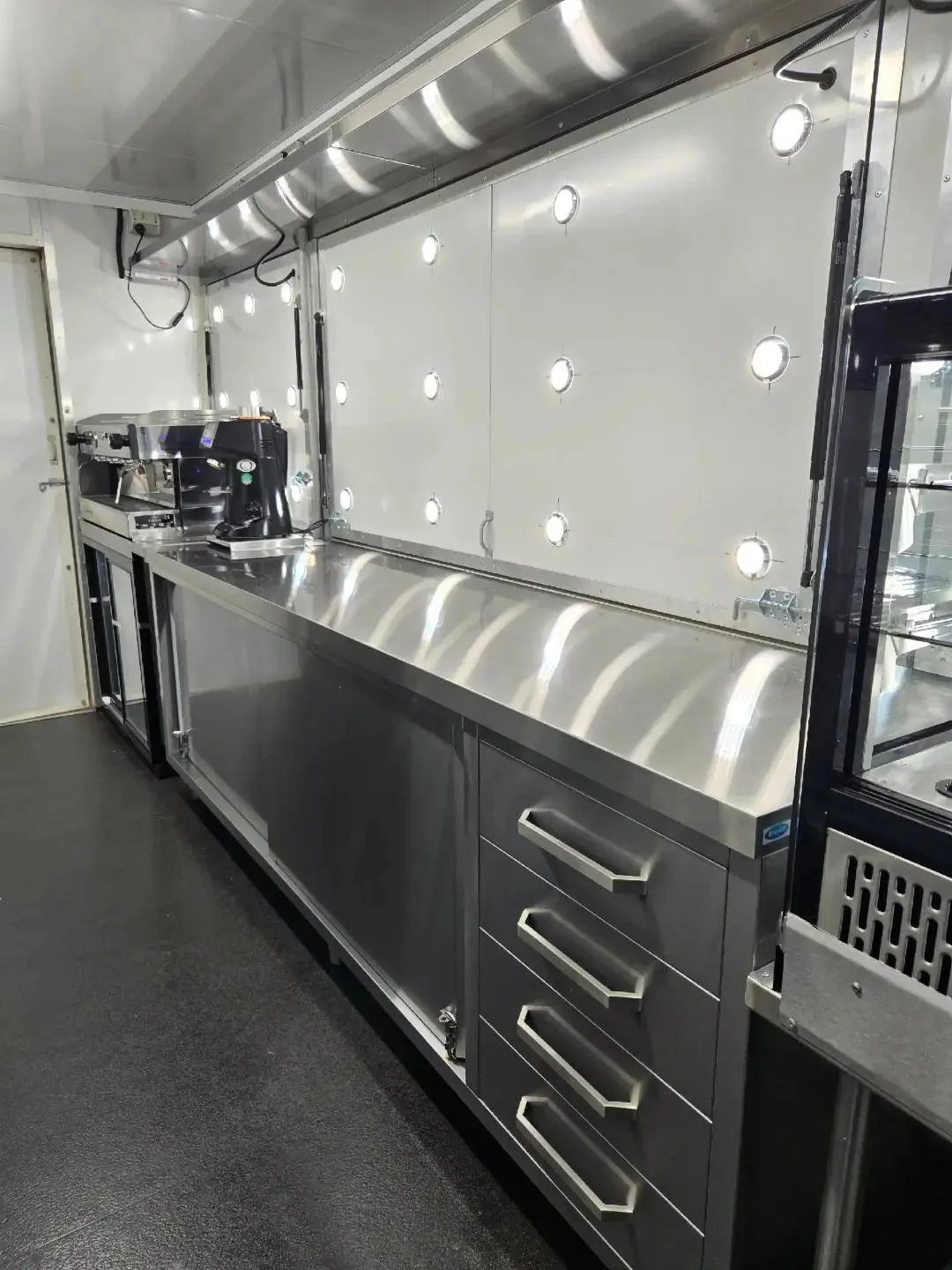 Remorque Coffee Shop Professionnelle – Concept Clé en Main – Image 10