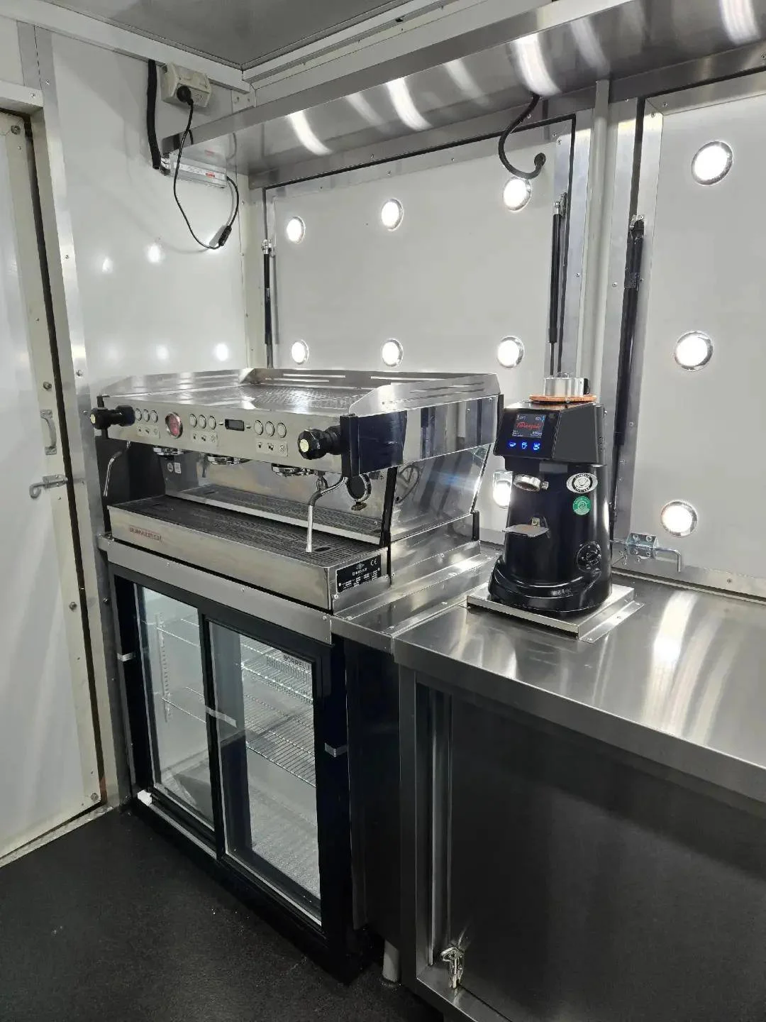 Remorque Coffee Shop Professionnelle – Concept Clé en Main – Image 11