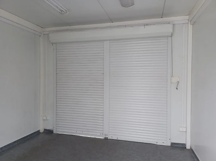 Conteneur Commercial 300×350 avec Volets Roulants – Image 2