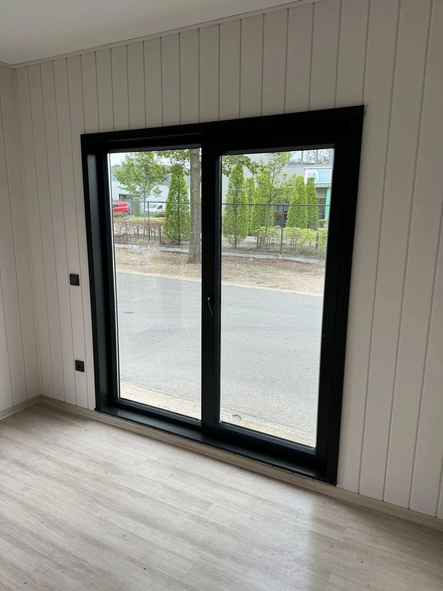 Bureau de jardin isolé 10,5 m² pas cher – Module reconditionné haut de gamme – Image 4